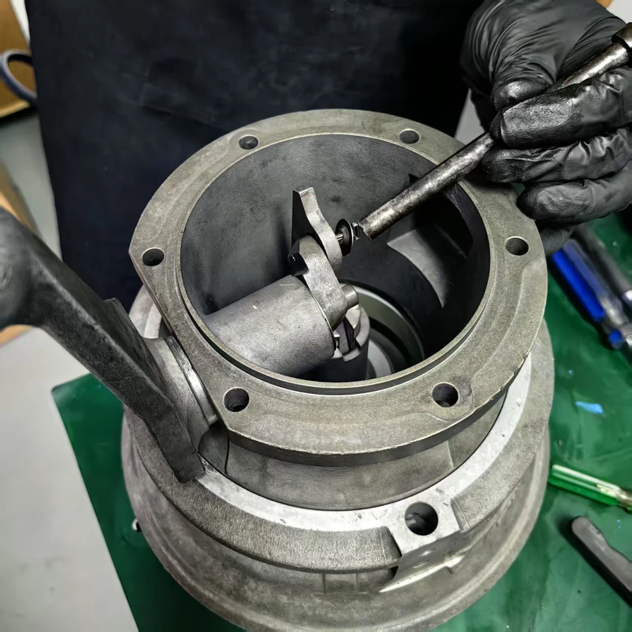 Disassemble the Hydrant Pit Coupler Disassemble the Hydrant Pit Coupler